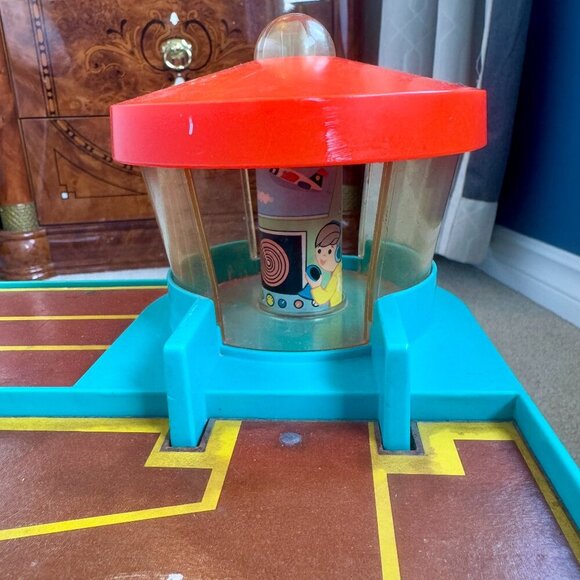 Fisher-Price Play Family Airport 1970s Nostalgia Toy - Picture 5 of 13